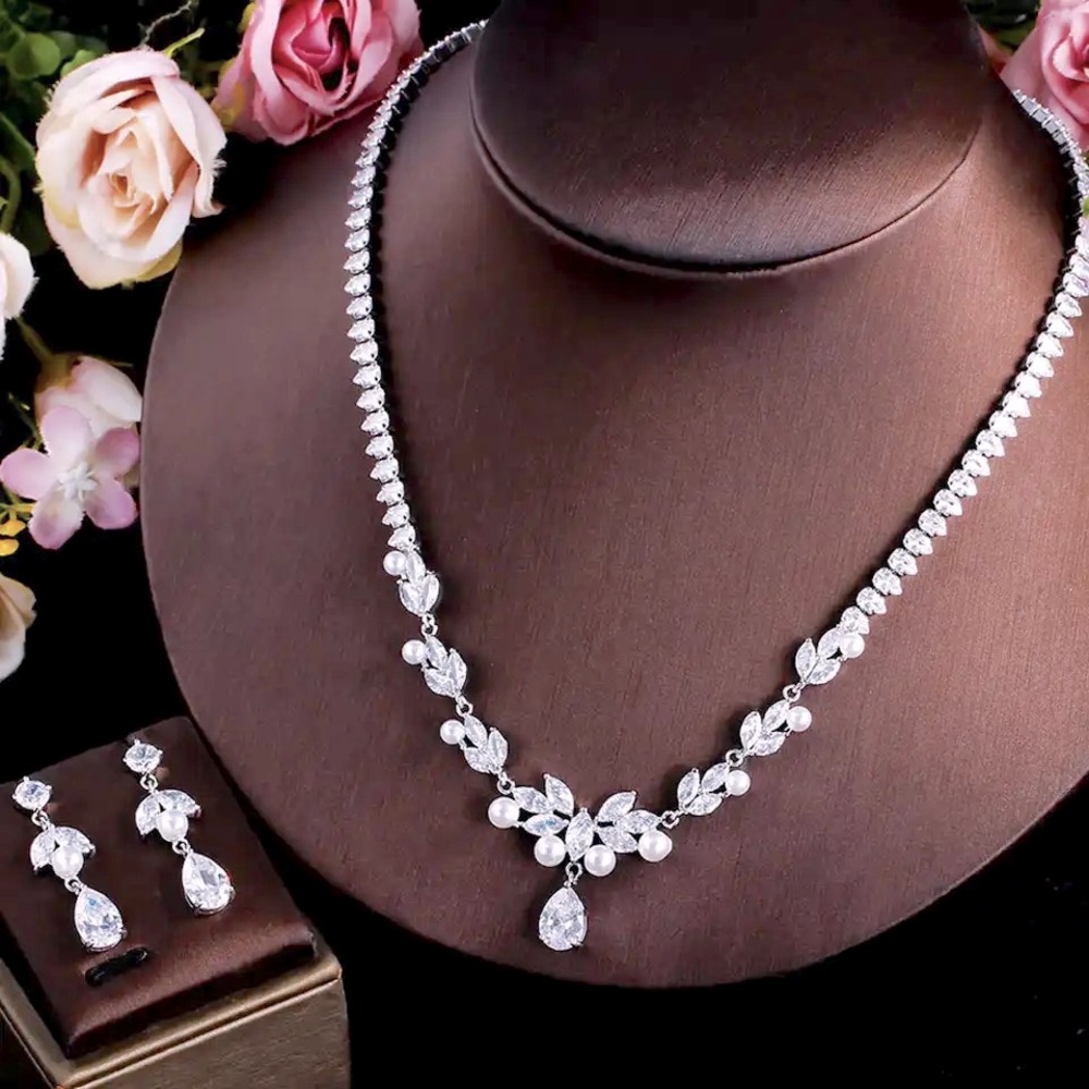 Wedding / bridal / formal necklace set silver with cubic zirconia and pearls